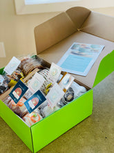 Load image into Gallery viewer, 8 Hot Chocolate Bombs/ 8 Stroopwafels