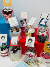 Load image into Gallery viewer, Gift - Hot Chocolate Bombs - 12 Large Bombs/ 12 Frosted Cookies