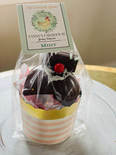 Load image into Gallery viewer, Hot Chocolate Bomb - Mint